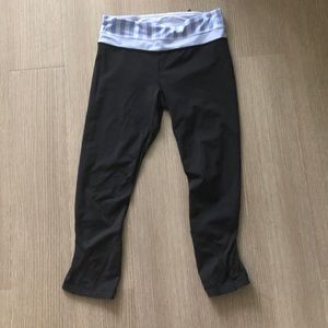 LuluLemon Run Inspire Crop Size 6